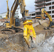 EQUIPAMENTOS DEMOLIÇÃO- Os equipamentos de demolição normalmente fazem parte de um pacote de serviços, que inclui operadores treinados